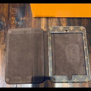 Authentic Louis Vuitton Mini IPad Folio Case!